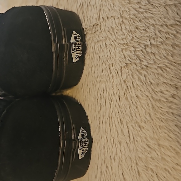 Womans Vans - Picture 2 of 5